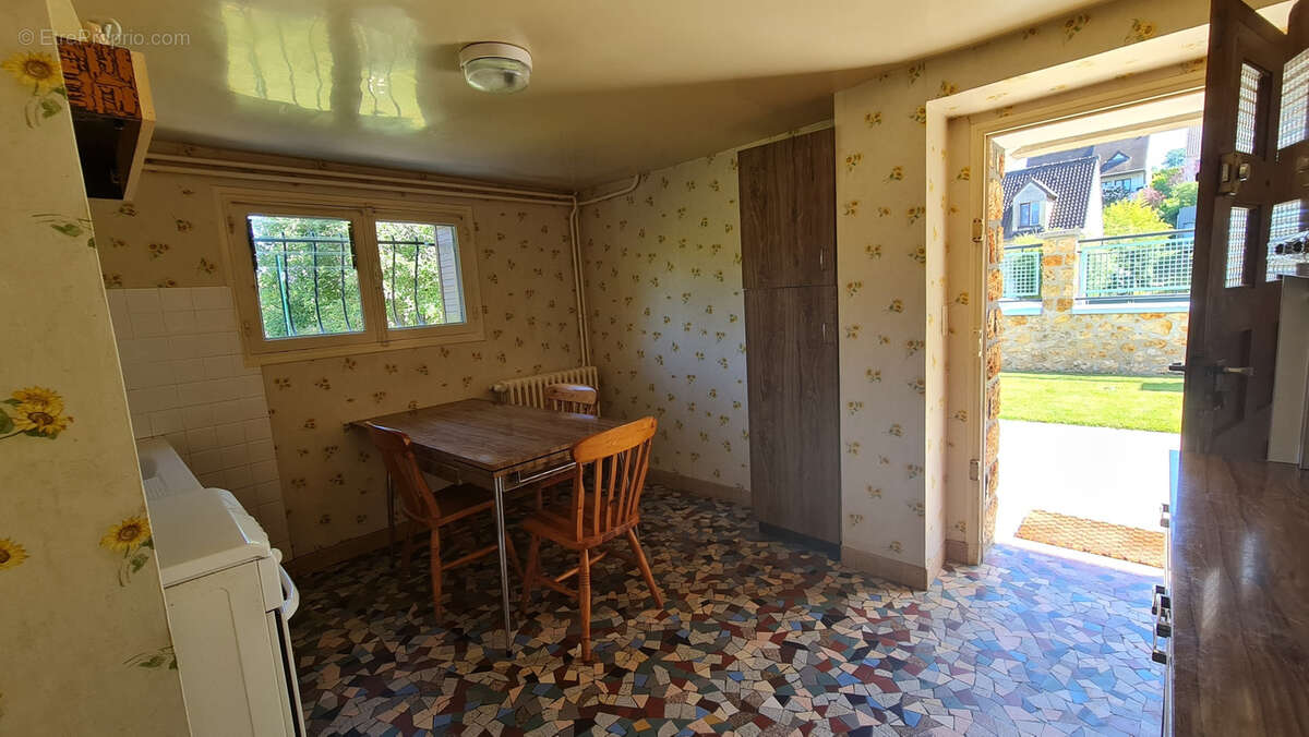 Maison à BURES-SUR-YVETTE