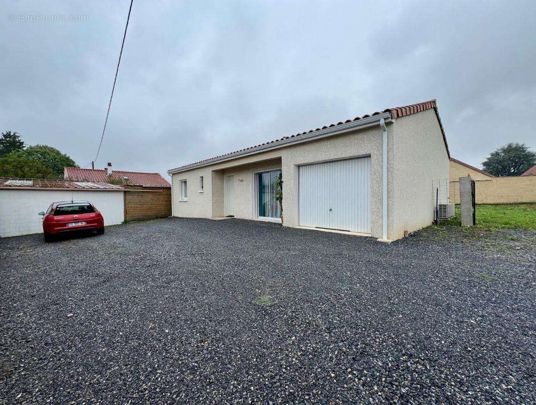 Maison à ROQUECOURBE