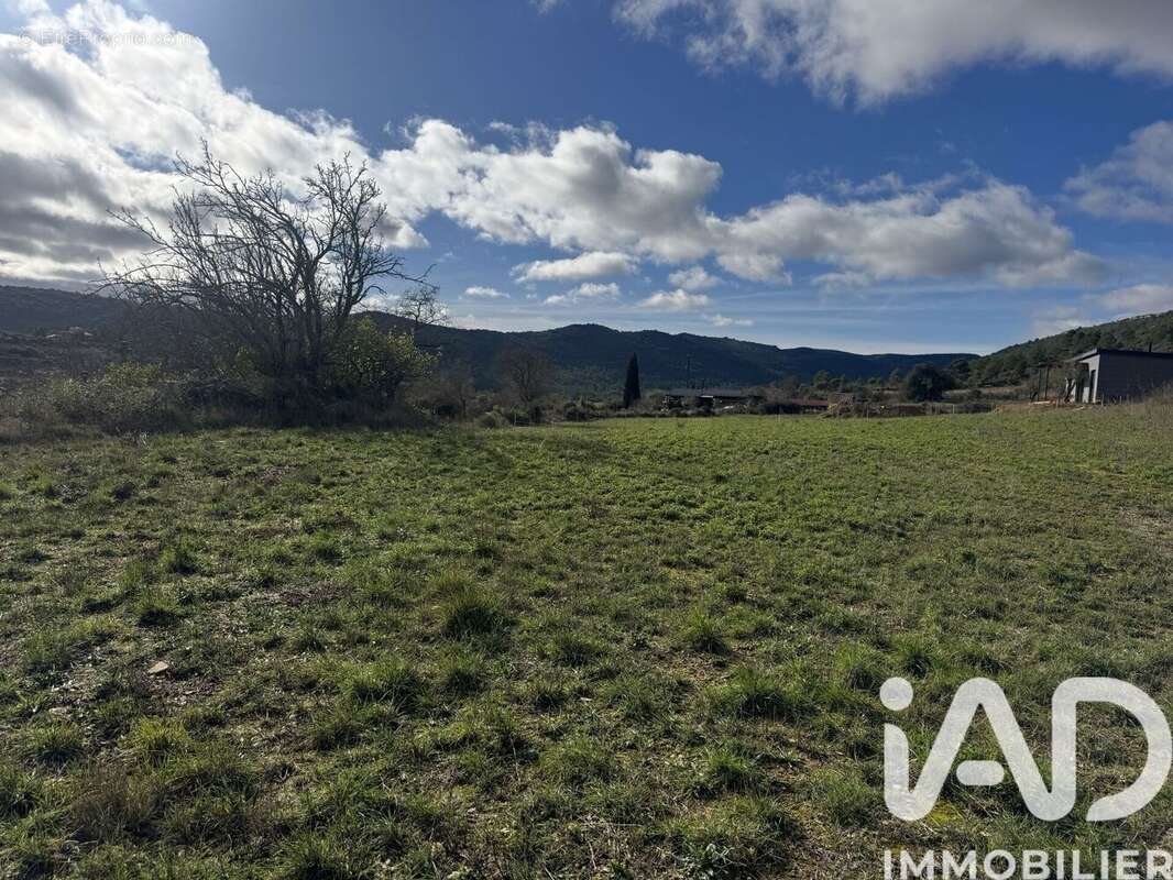 Terrain 2395 m² à Albas  - photo 4