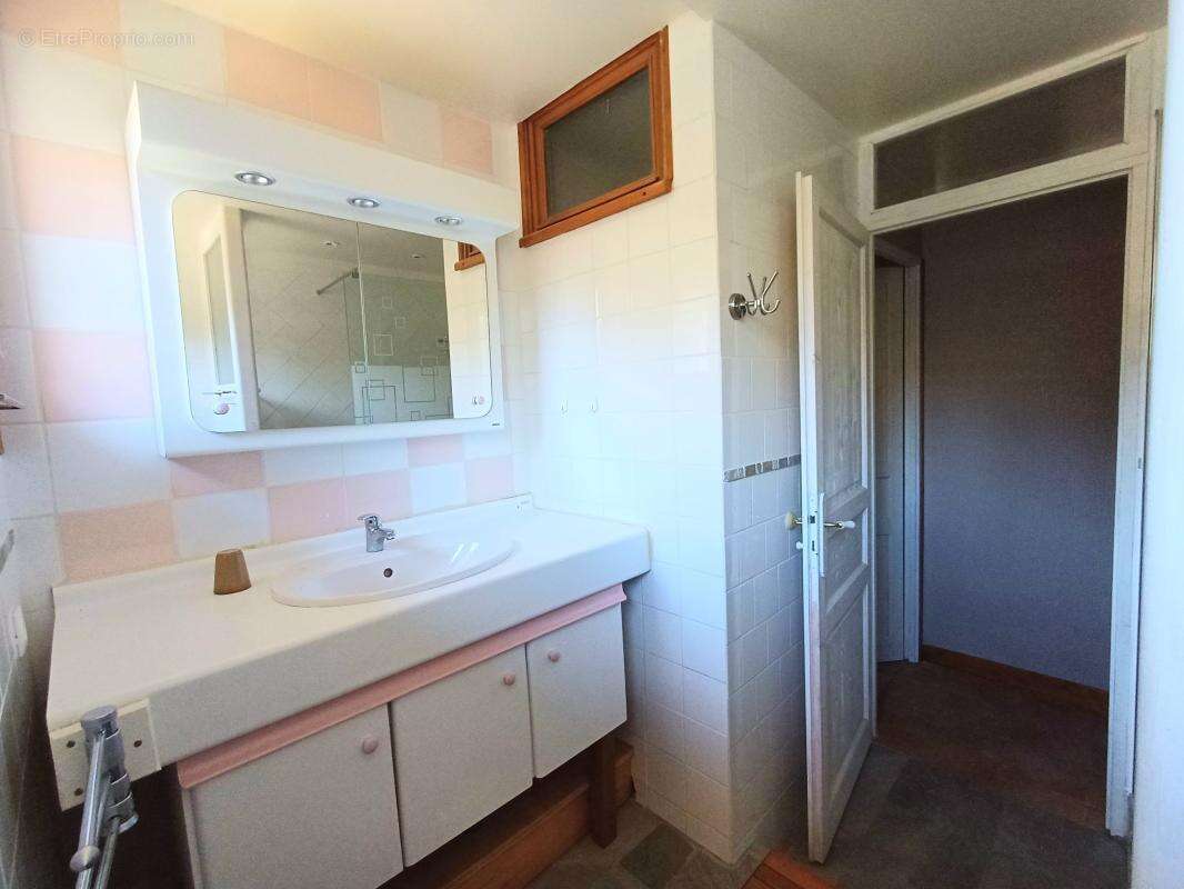 Appartement À Vendre - 80m² - Saint-Pierre d'Entremont - photo 7