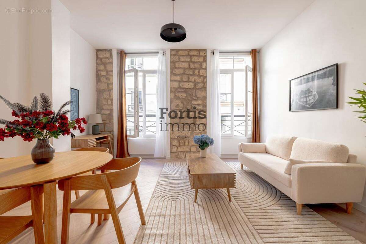 Appartement à PARIS-3E