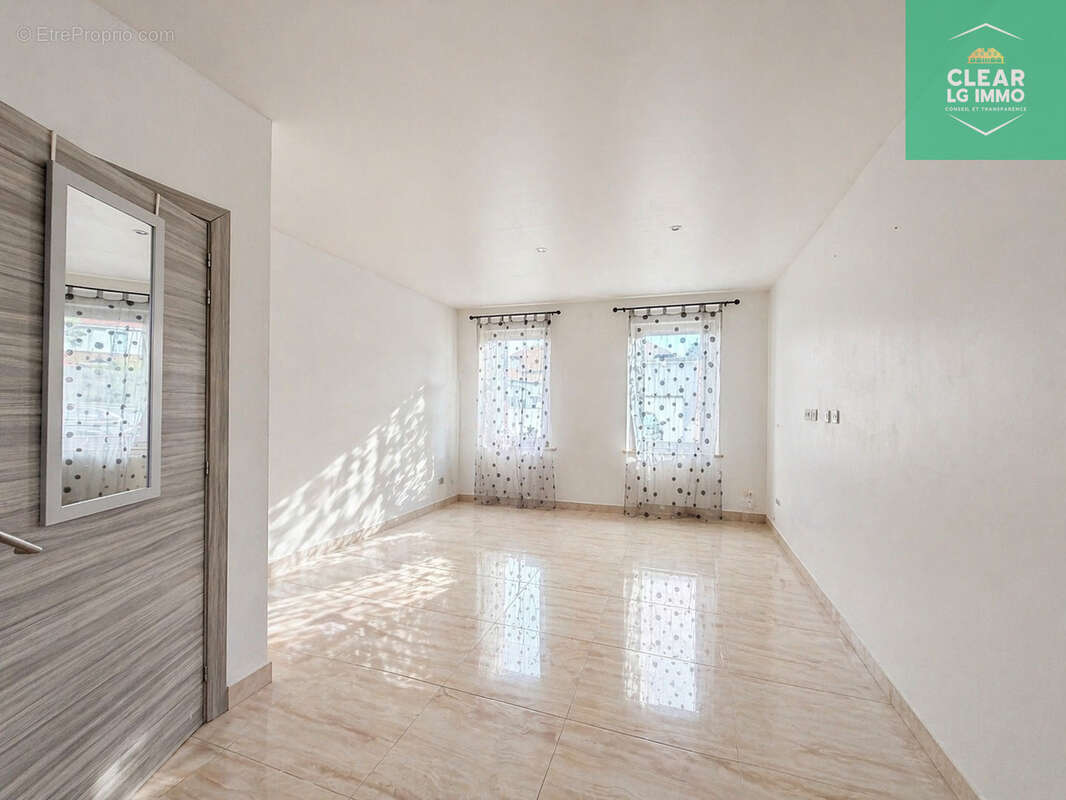 Maison à AUDUN-LE-ROMAN