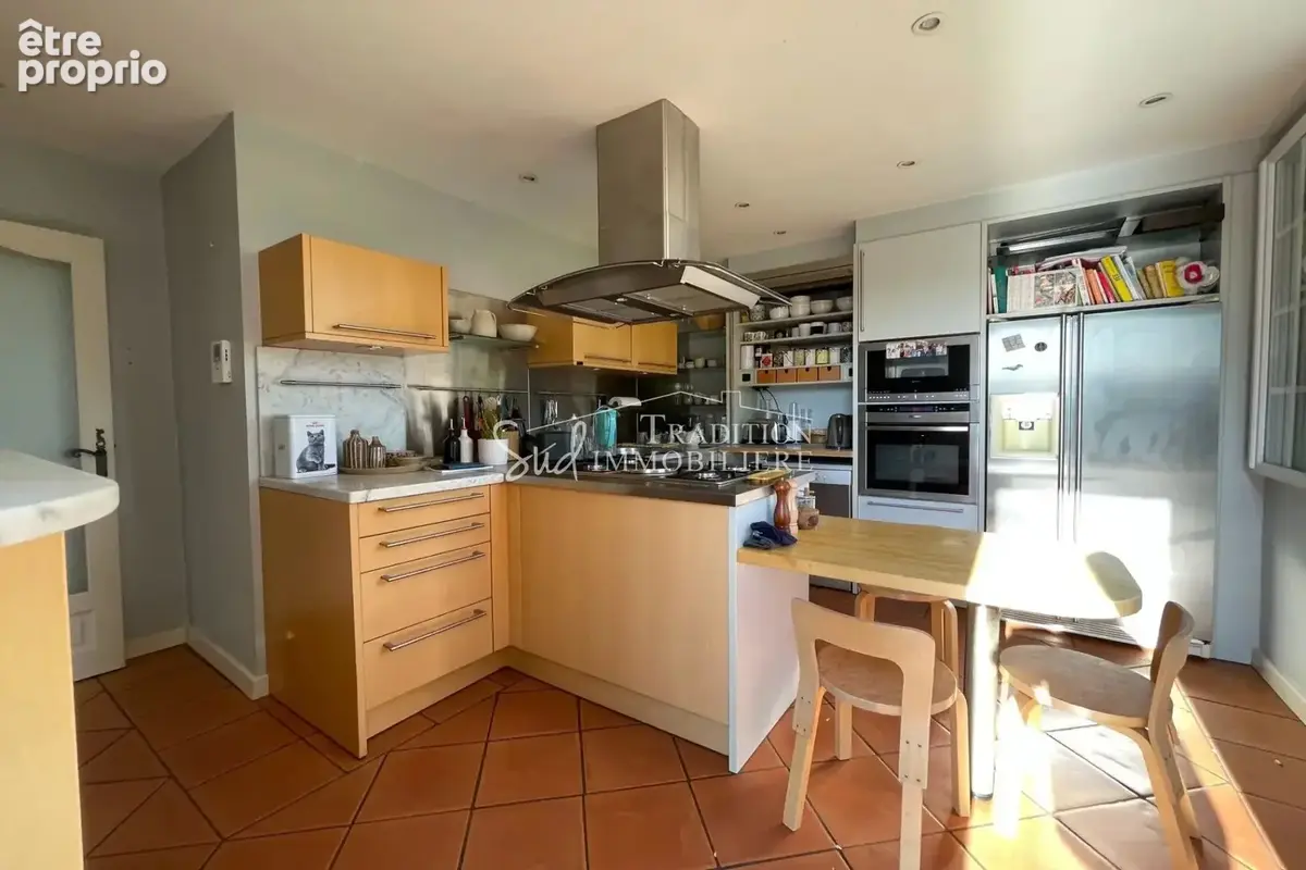 Maison 8 pièces 256 m² à vendre à Fontvieille (13990) - photo 4