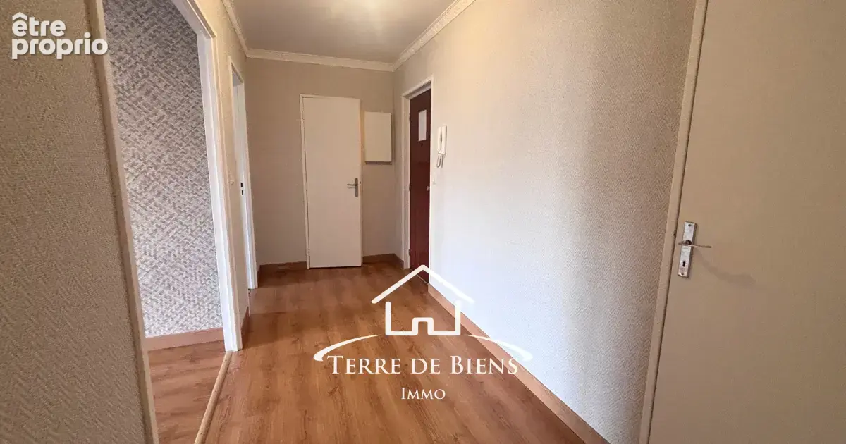 Appartement 4 pieces_ 94 m2_balcon _grand parking _cave_ margny-lès-compiègne - photo 4