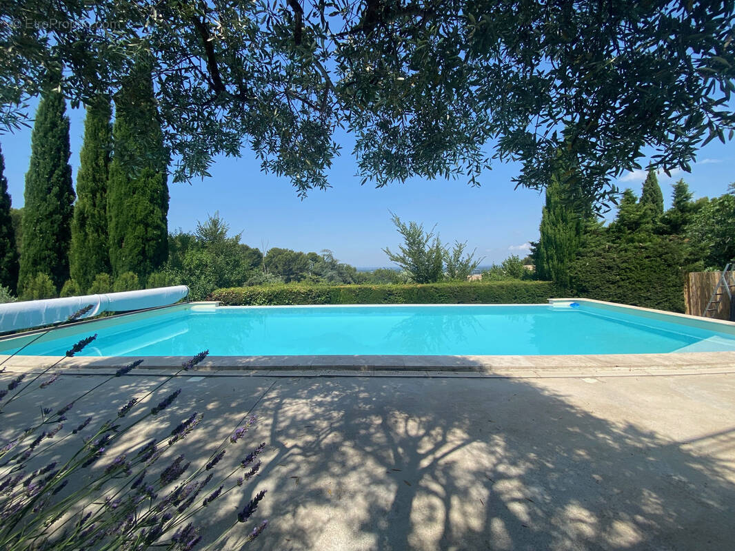 Maison à PERNES-LES-FONTAINES