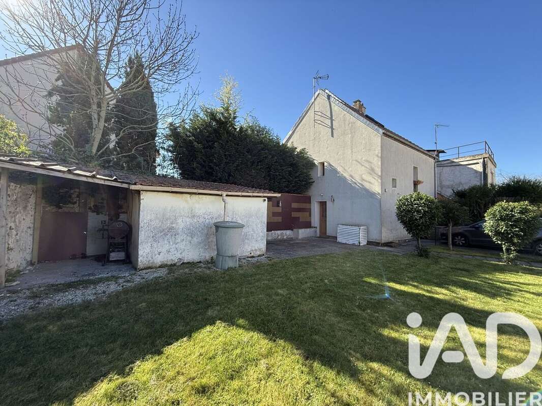 Photo 2 - Maison à CRECY-LA-CHAPELLE