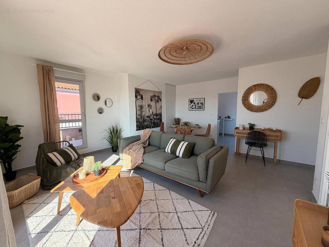  - Appartement à VILLEFRANCHE-SUR-SAONE