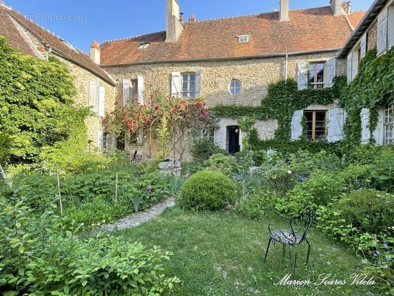 Maison à CHAUMES-EN-BRIE