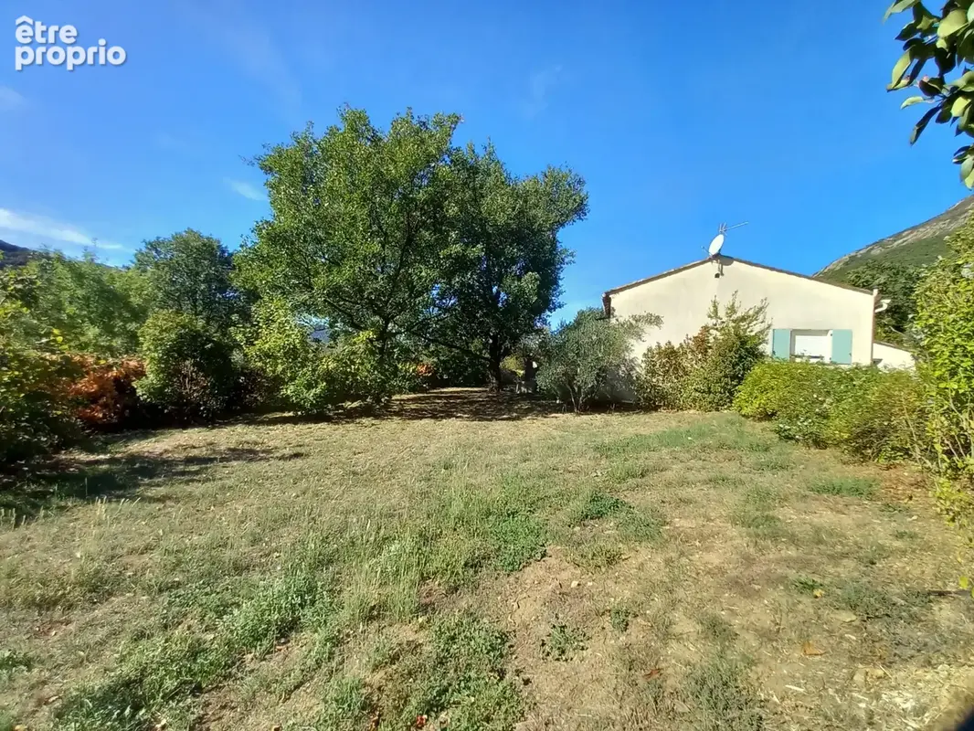 Superbe villa plain pied avec piscine sur 4000M2 arborés. - photo 27