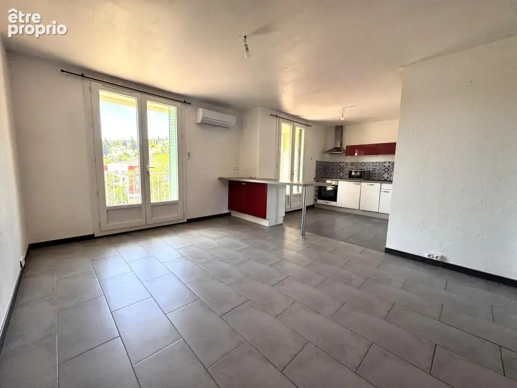 Appartement T3 avec Terrasse et cave - photo 3