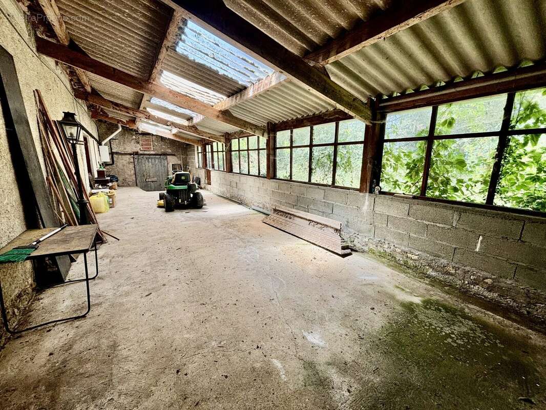 Maison à SAINT-ANTOINE-DE-FICALBA