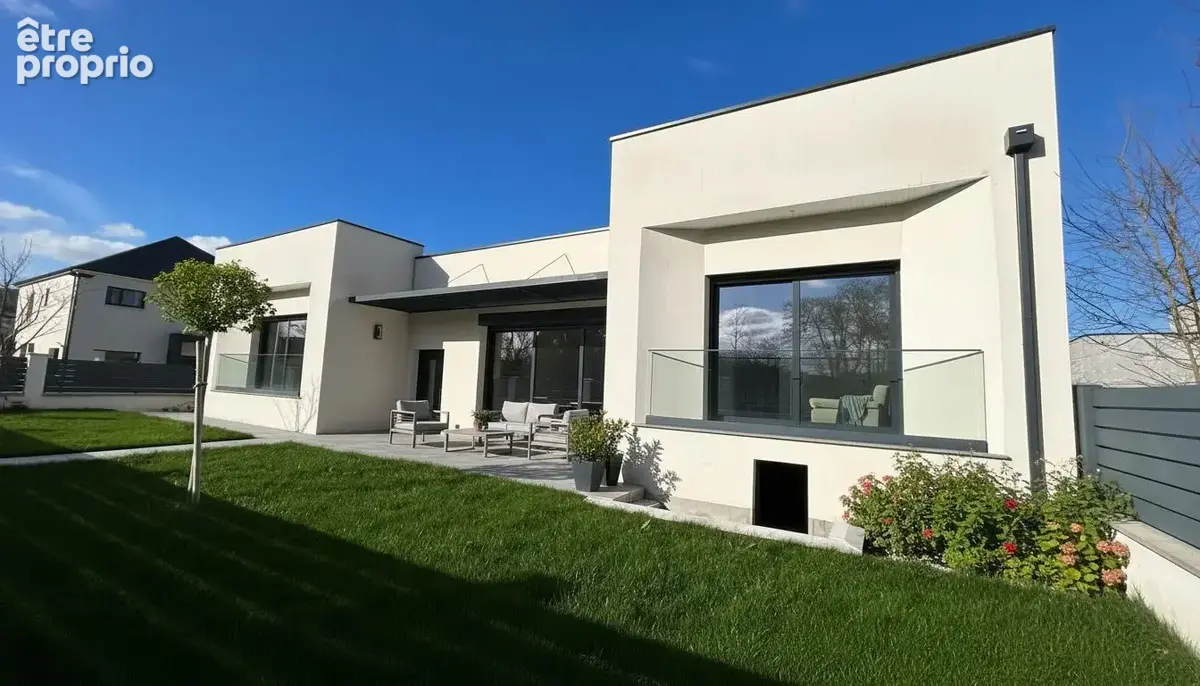 Maison à SAINT-JEAN-DE-BRAYE
