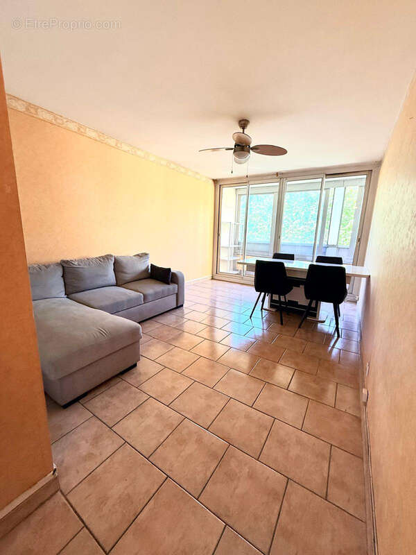 Appartement à MARSEILLE-15E