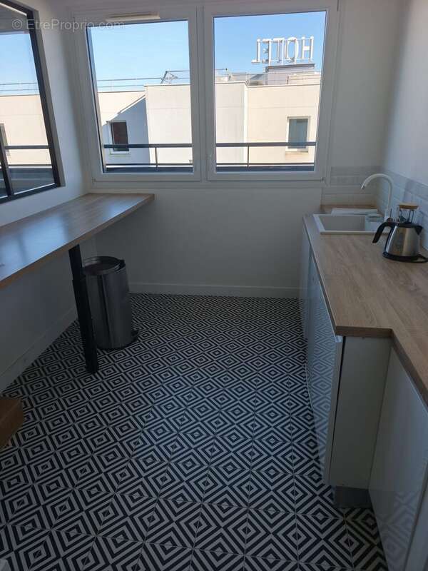 Commerce à SAINT-CONTEST