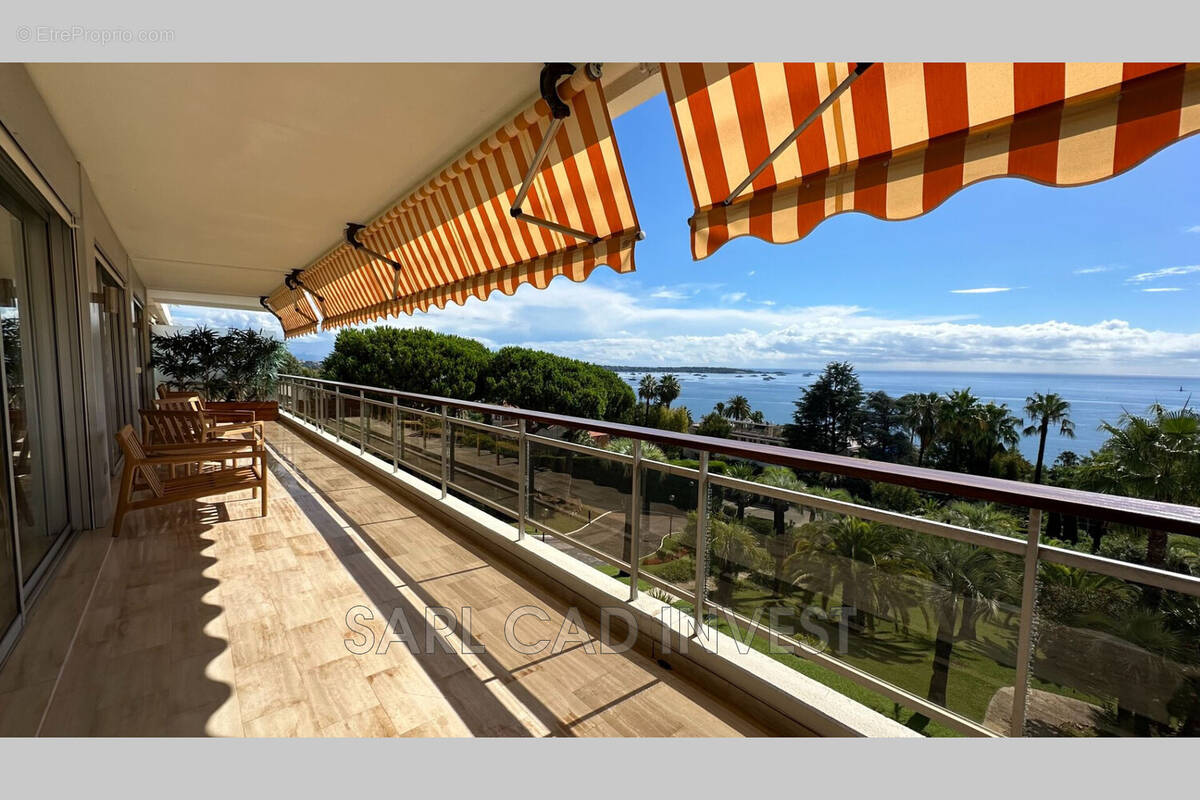 Appartement à VALLAURIS