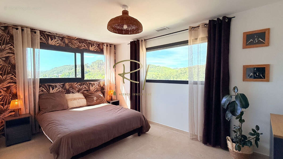 Maison à SAINT-JEAN-DU-PIN