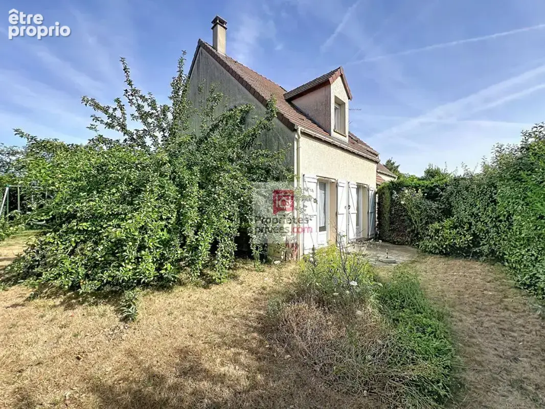 Maison à LE PERRAY-EN-YVELINES
