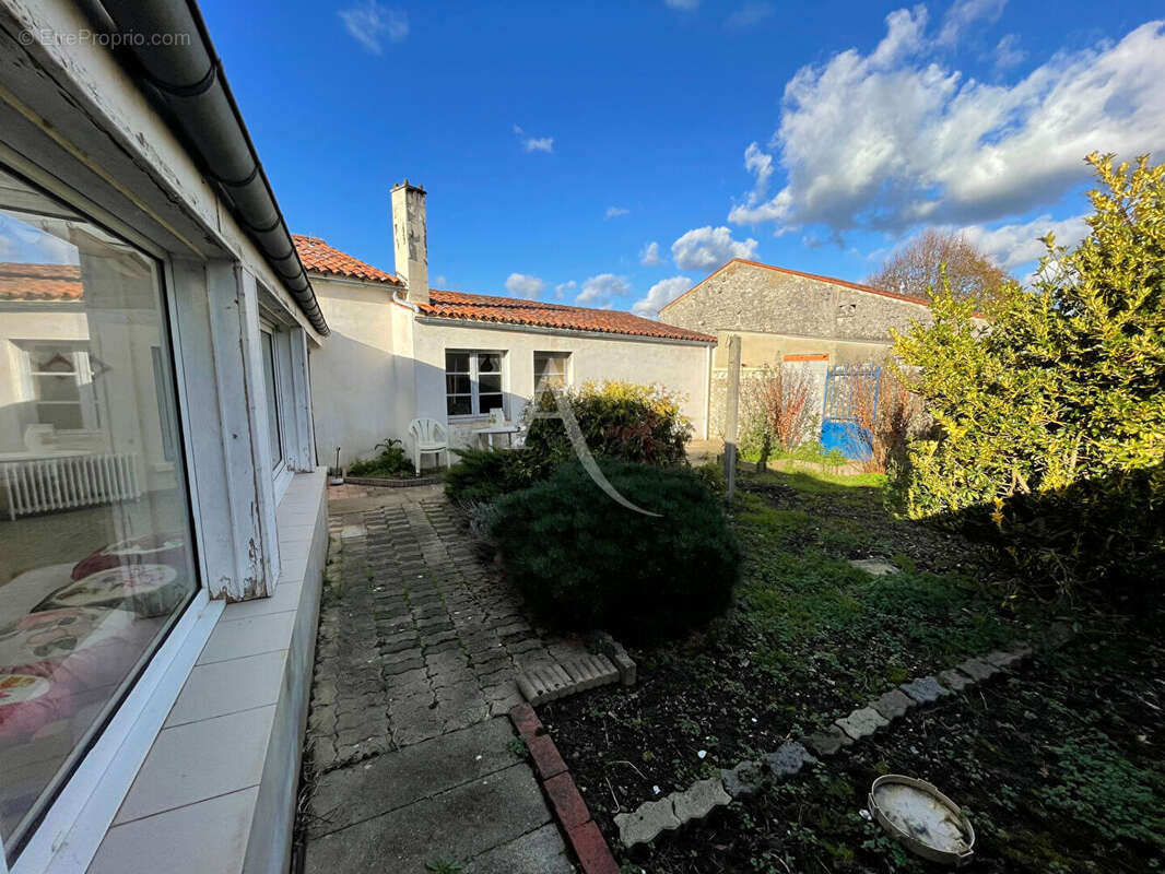 Maison à SAINT-AGNANT