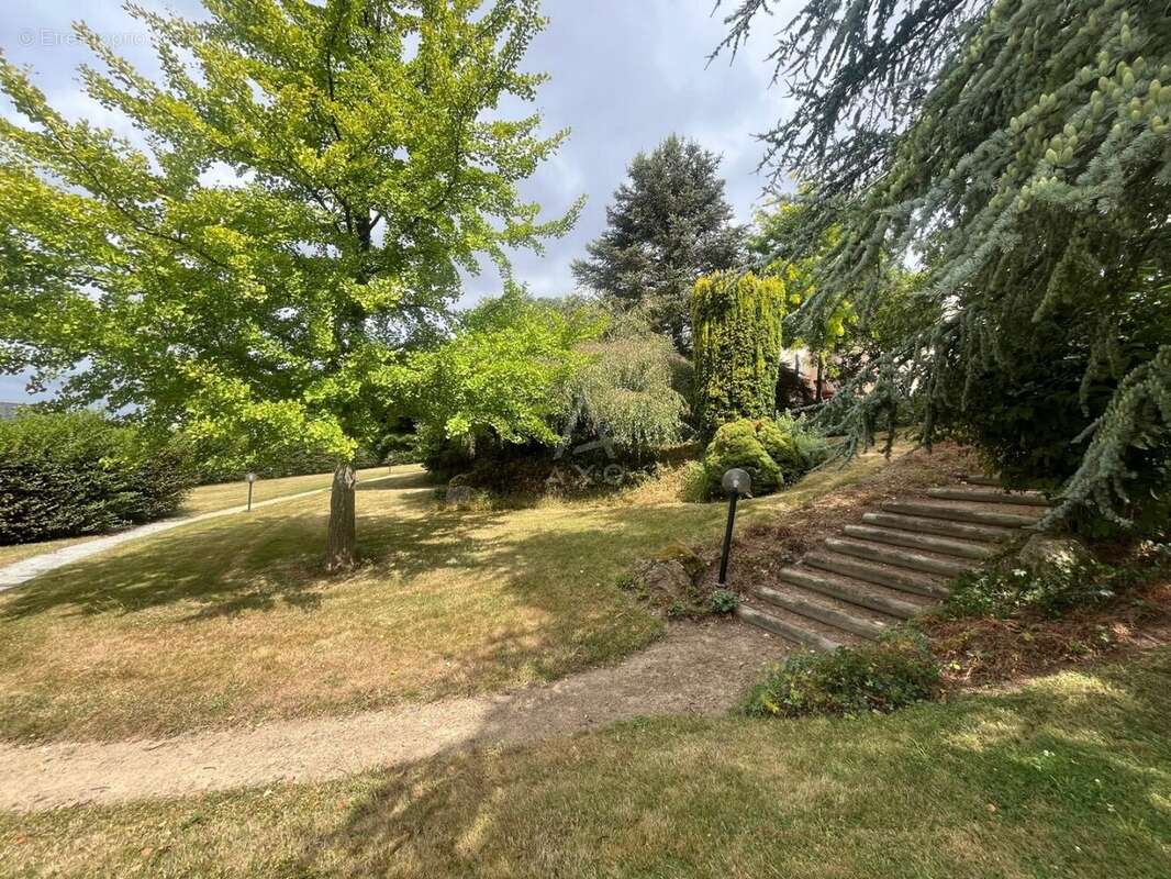 Maison 208 m² à Montours  - photo 17