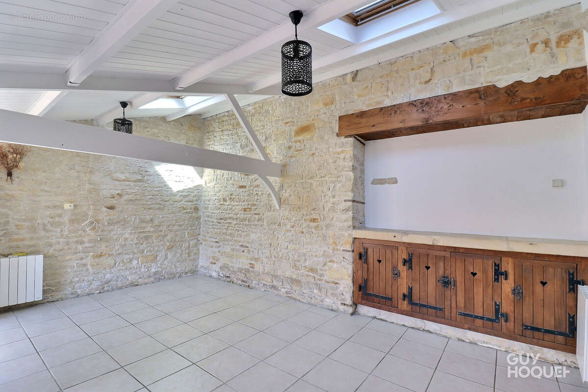 Propriété de caractère   Charme et élégance à Vouhé - photo 15