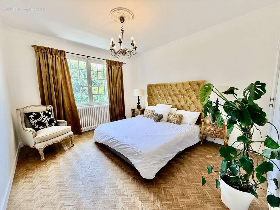 Maison 213 m² à Eymet  - photo 8