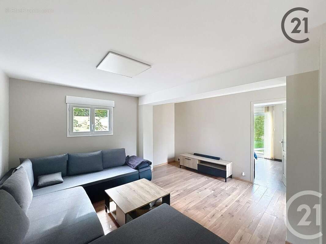 Maison à THORIGNY-SUR-OREUSE