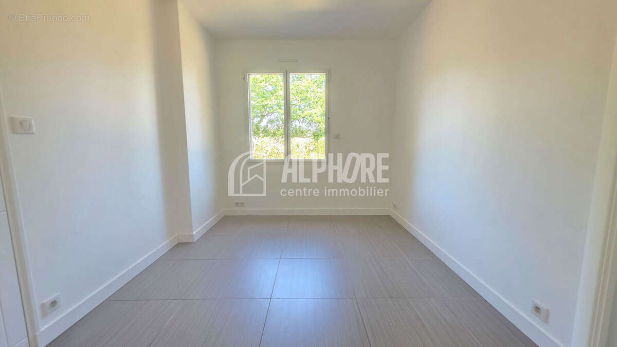 Maison contemporaine sous le signe de la lumière et du confort - 5 pièces - Saint-André-des-Eaux - photo 7