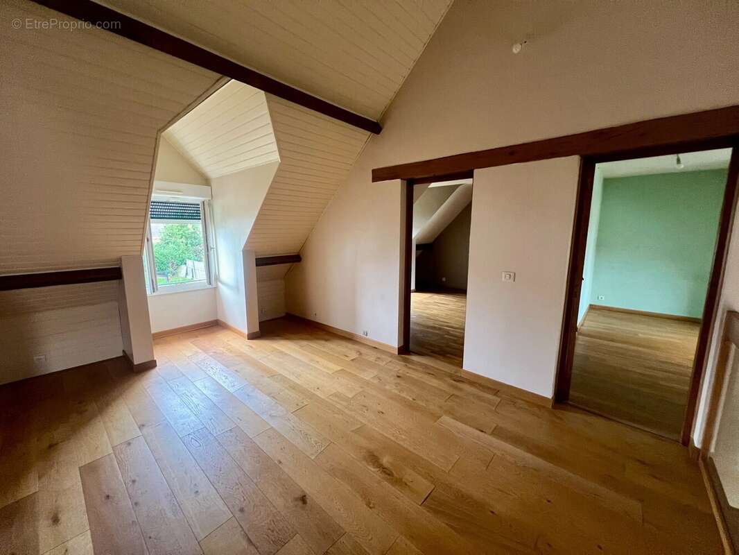 Maison à OLLAINVILLE