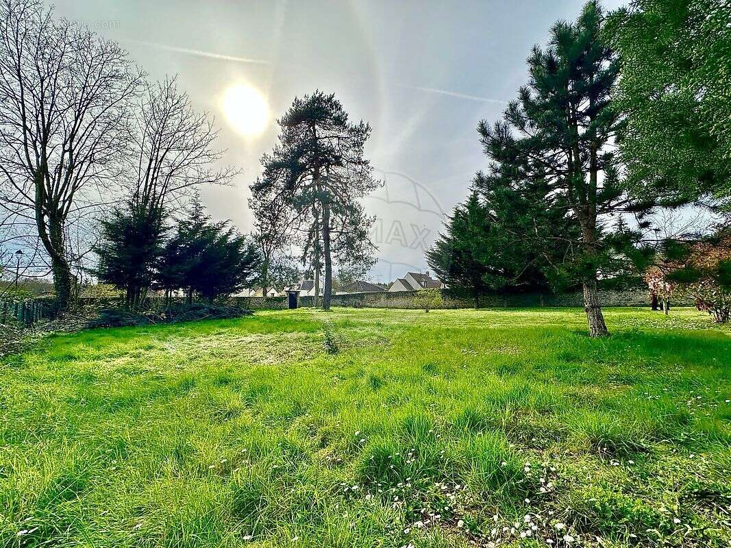Terrain à SENLIS