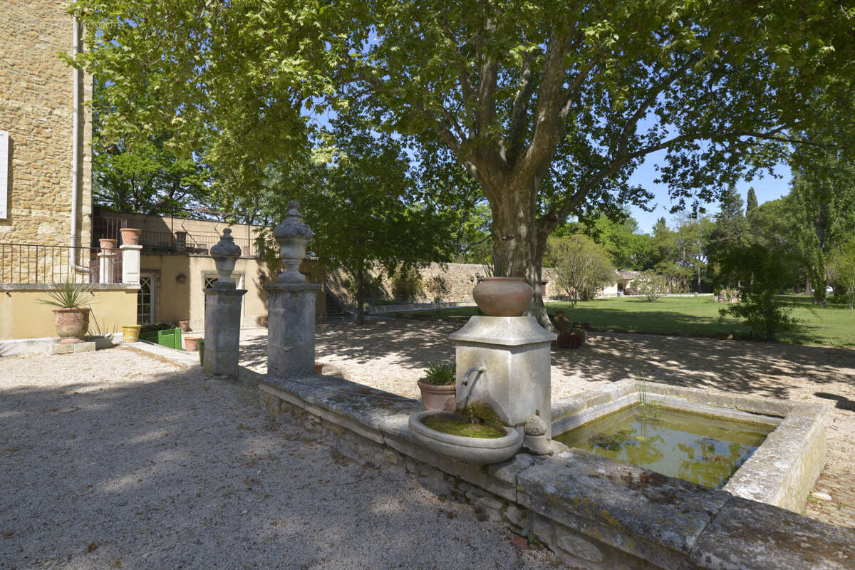 Maison de Maître, début 19ème, avec un parc de plus de 1 hectare. - photo 12