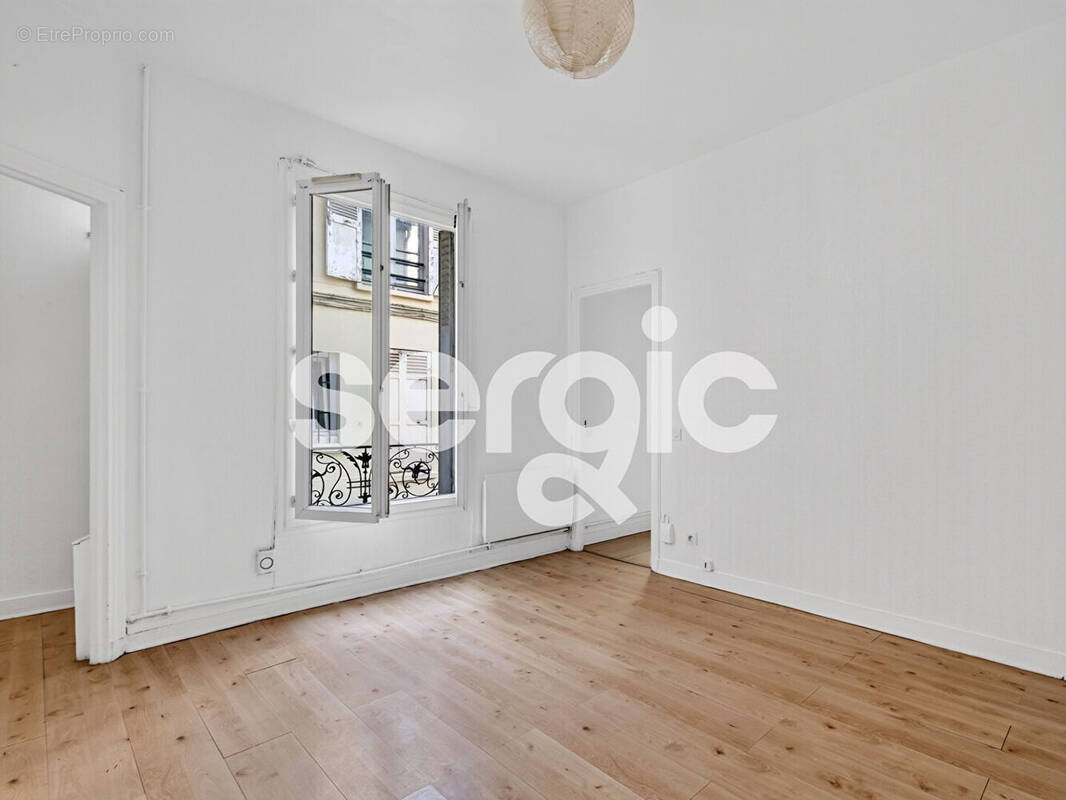 Appartement à PARIS-14E