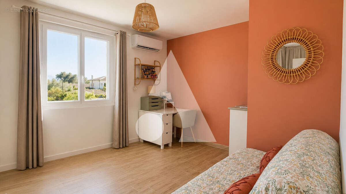 LAURIS  Maison d'en.154 m² hab +Véranda - atelier - Jardin de 590 m² avec piscine - photo 9