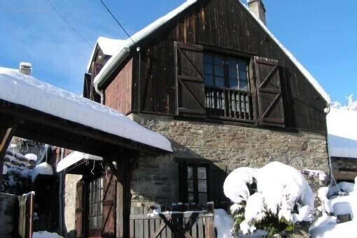 Maison à BENQUE-DESSOUS-ET-DESSUS