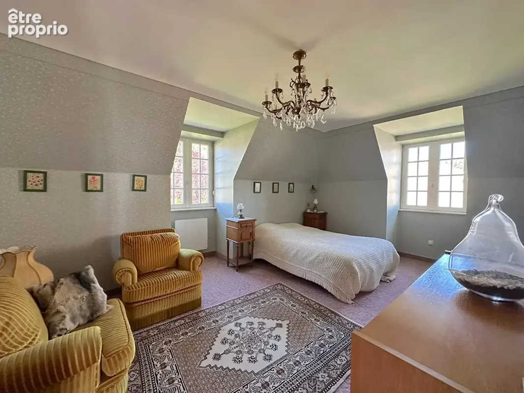 Belle propriété de 1989 - 271m², sous sol total, terrain 1650 m² - photo 12