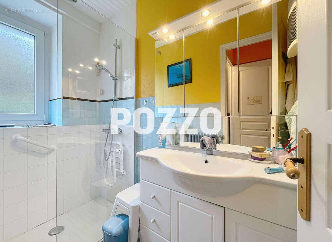 Maison à BRICQUEVILLE-SUR-MER