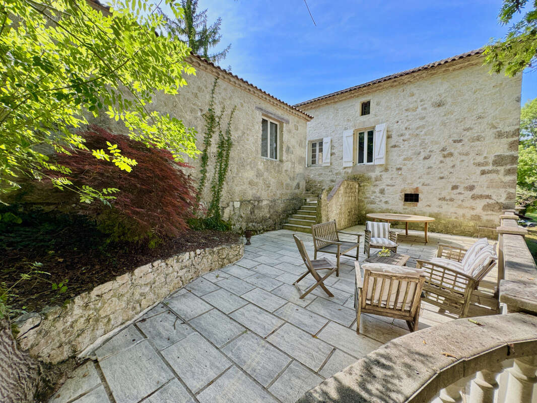 Propriété de prestige comprenant gîtes, une piscine et des dépendances - photo 17