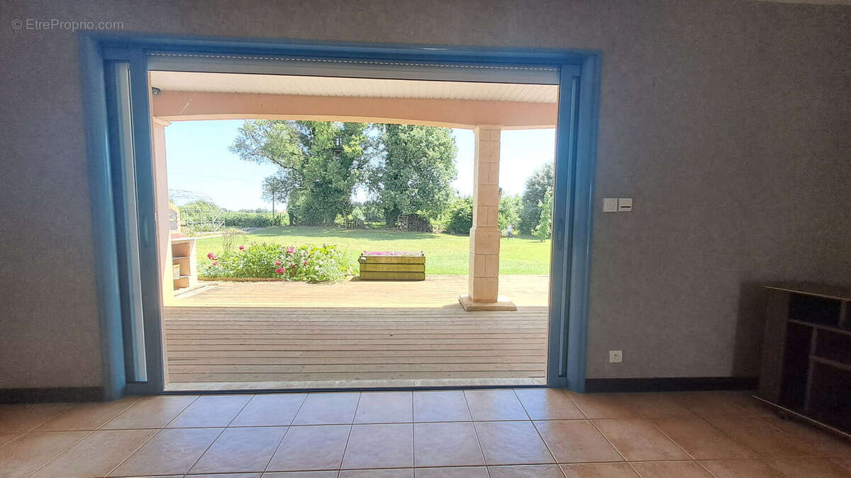 Maison à FAYE-SUR-ARDIN