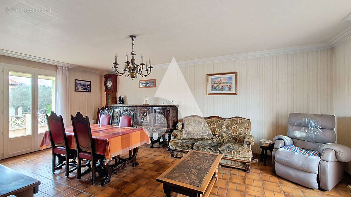 Maison à SAINT-JUERY