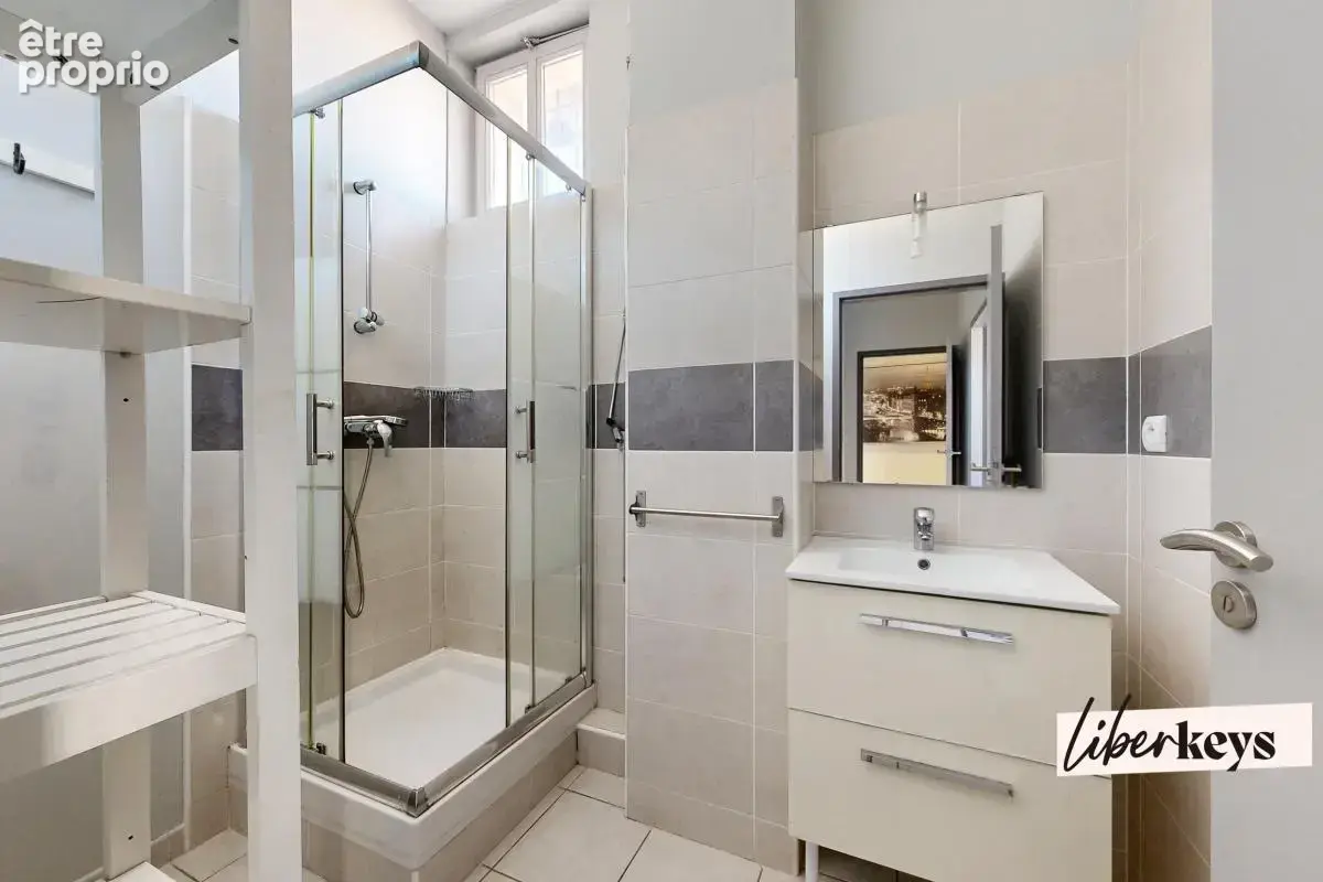  Appartement T2 Intra-Muros proche de la place CRILLON - photo 5
