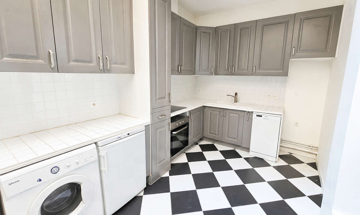 Appartement à PARIS-18E