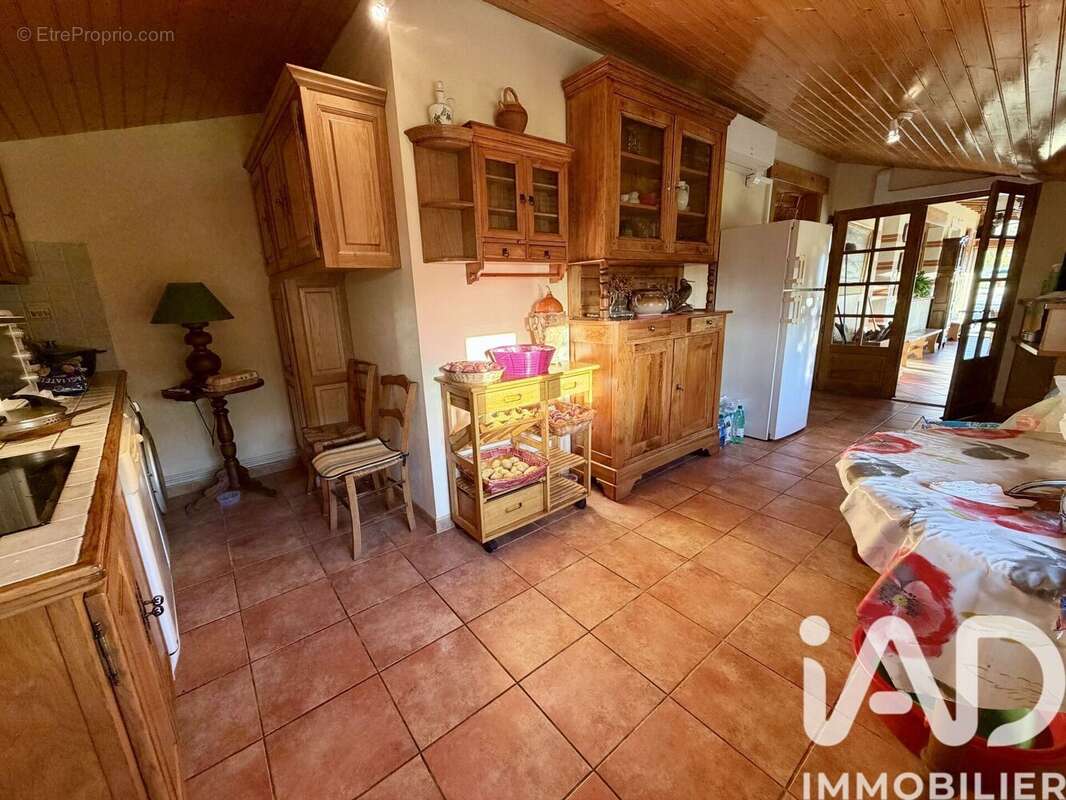 Maison 140 m² à Saint-Sauvy  - photo 8