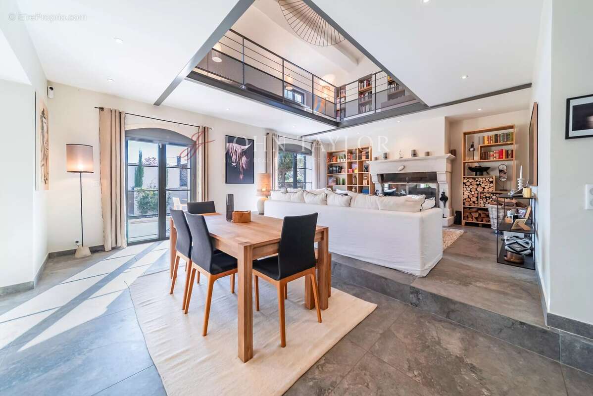 Maison à MAUSSANE-LES-ALPILLES