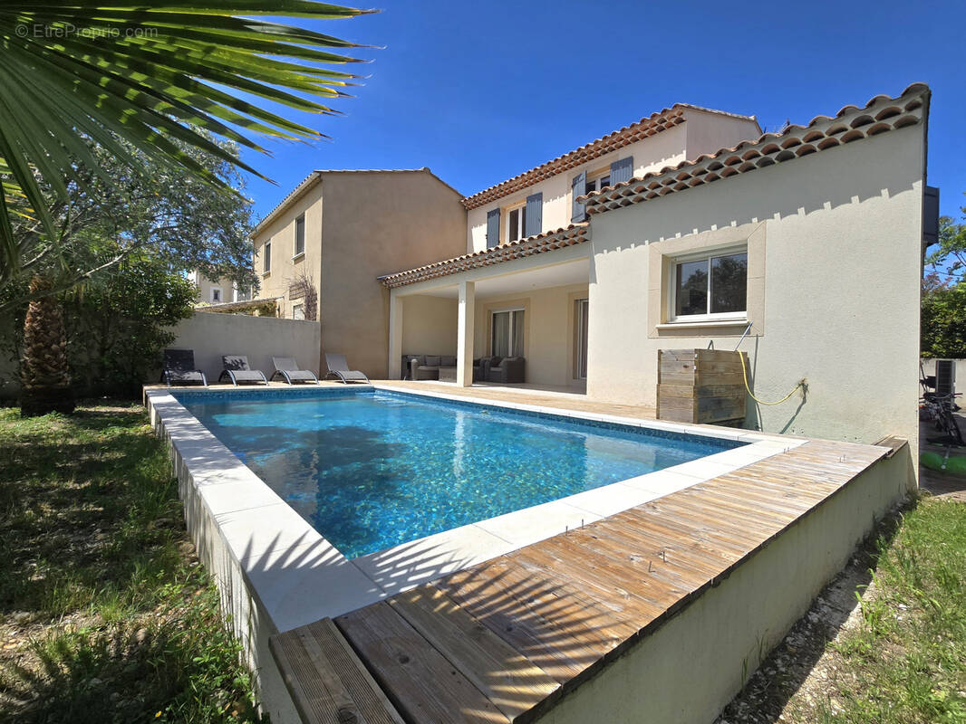 Maison à SORGUES