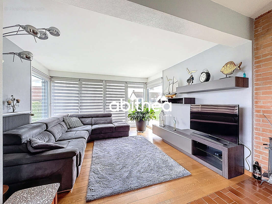 Maison à FRESNES-LES-MONTAUBAN