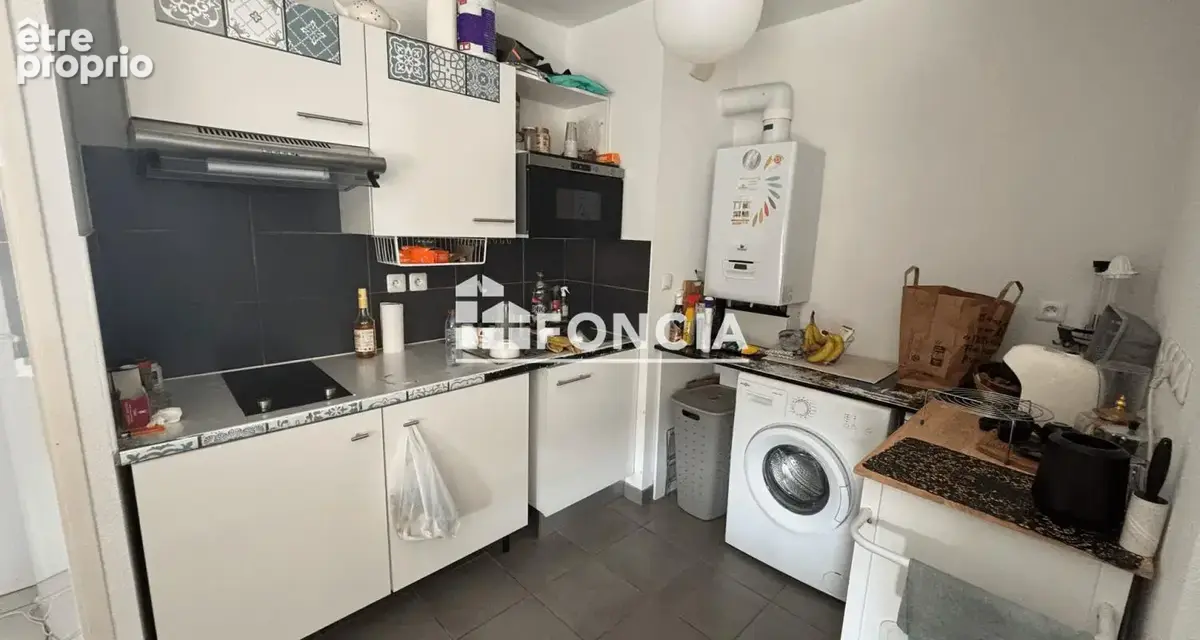 Appartement à vendre – Lormont  Résidence récente avec balcon et parking - photo 4
