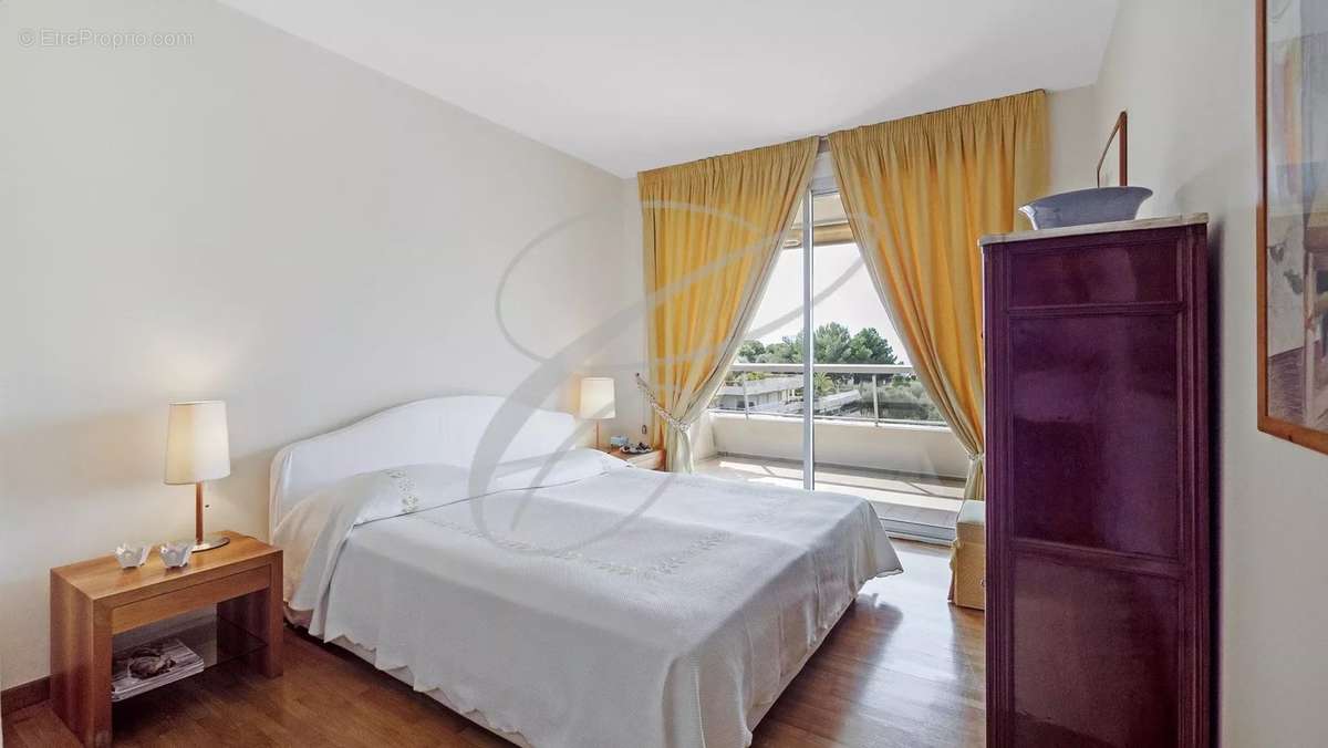 Appartement à ROQUEBRUNE-CAP-MARTIN