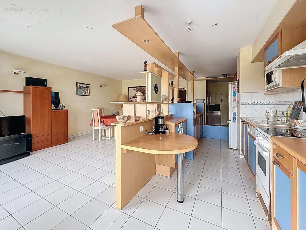 Appartement à SAINT-LAURENT-DU-VAR