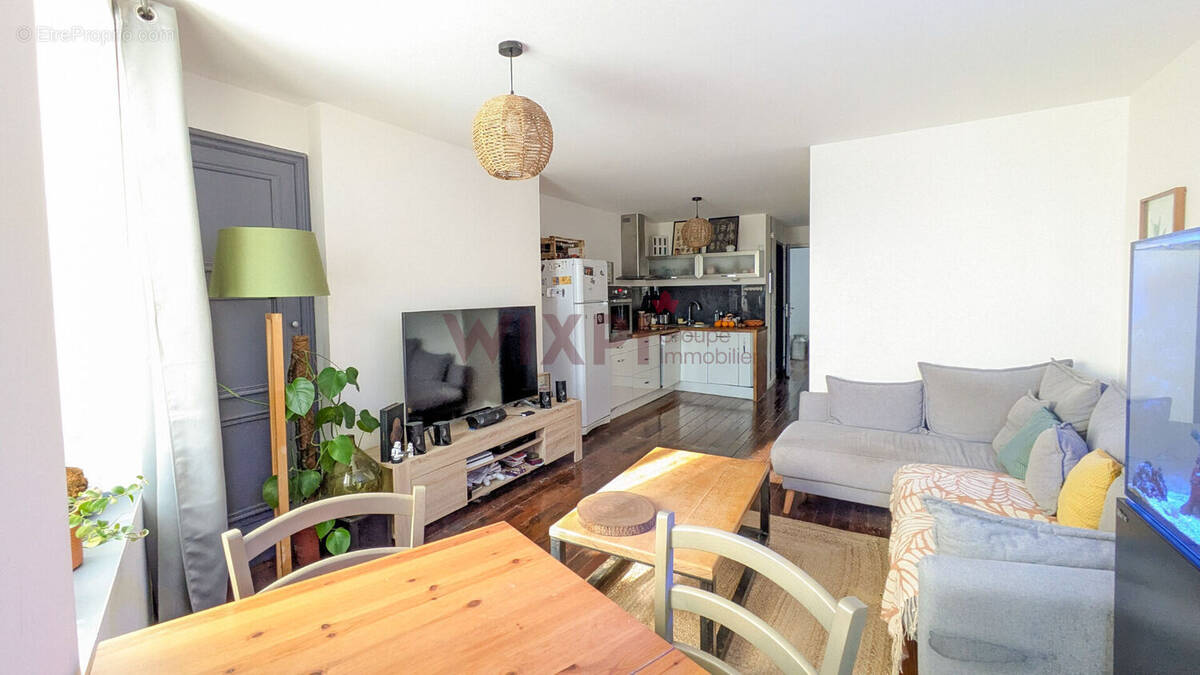 Appartement à BOURG-DE-PEAGE