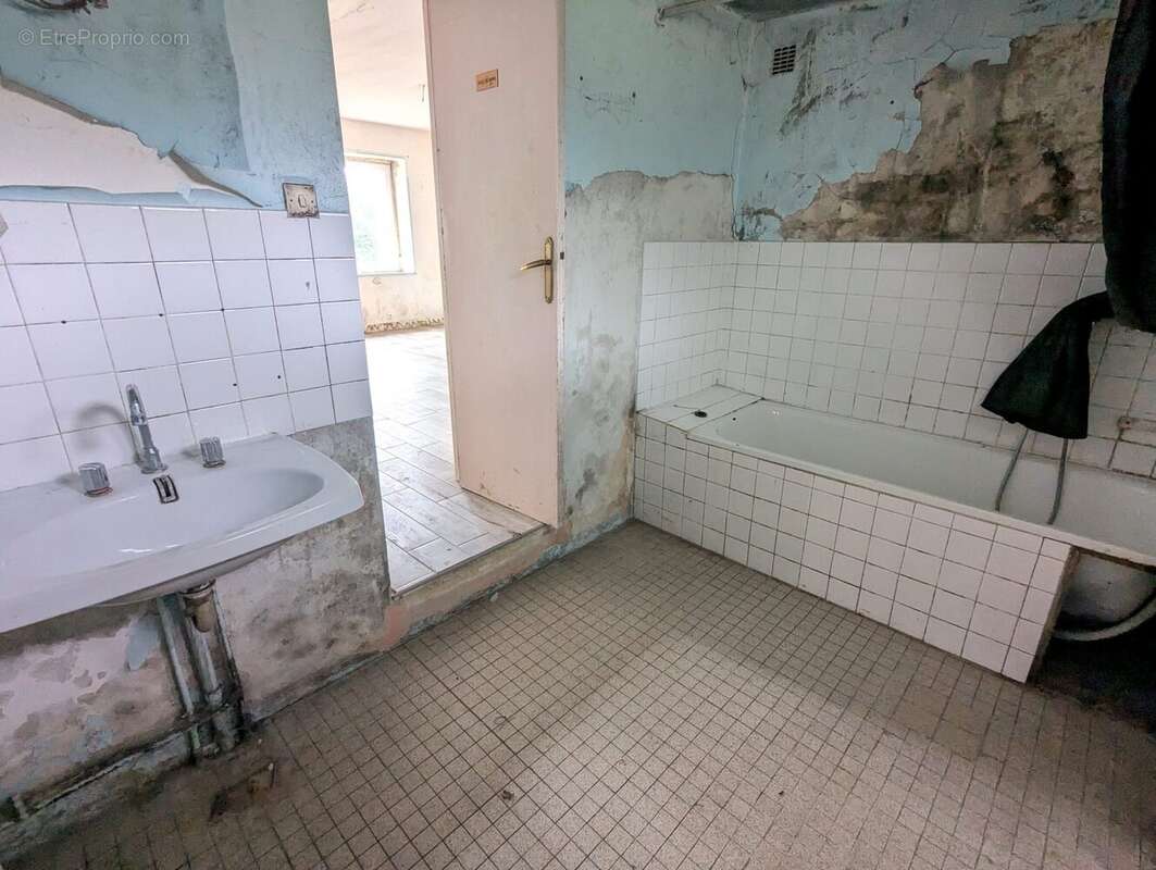 salle de bains - Maison à CARENTAN