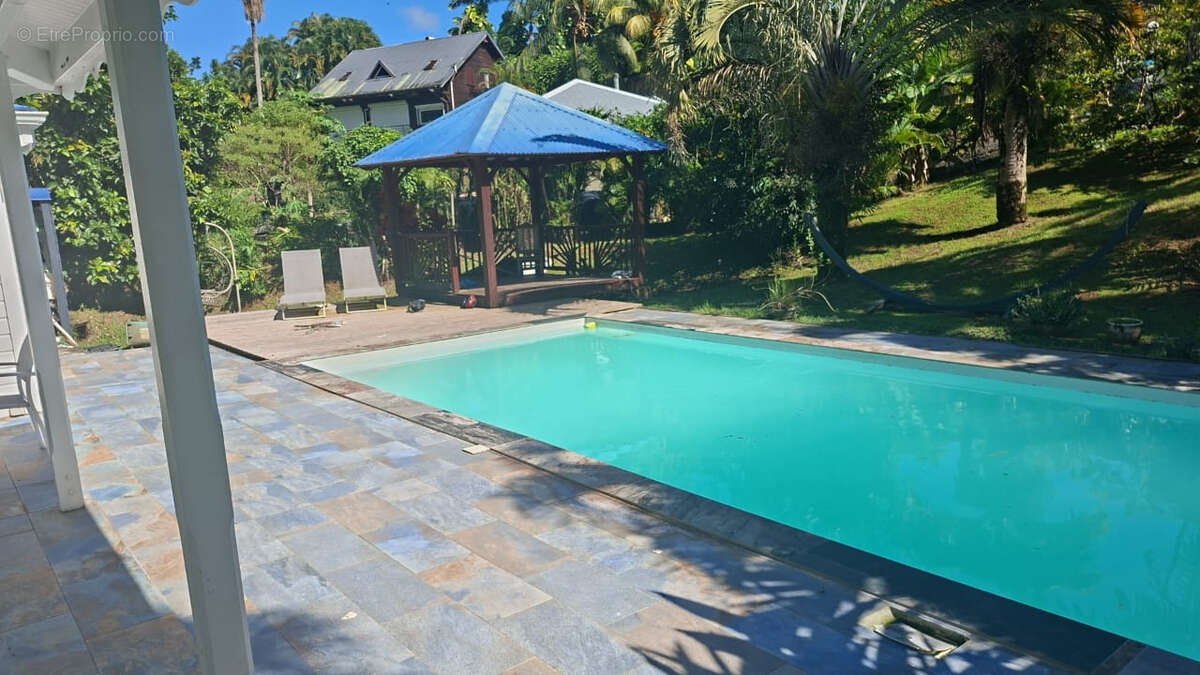 Maison à PETIT-BOURG